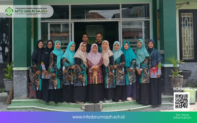 Guru Bahasa Indonesia MTs Darun Najah Hadiri MGMP Susun Soal Asesmen Madrasah